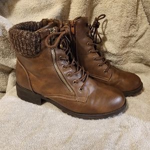 Hiker style lined boots